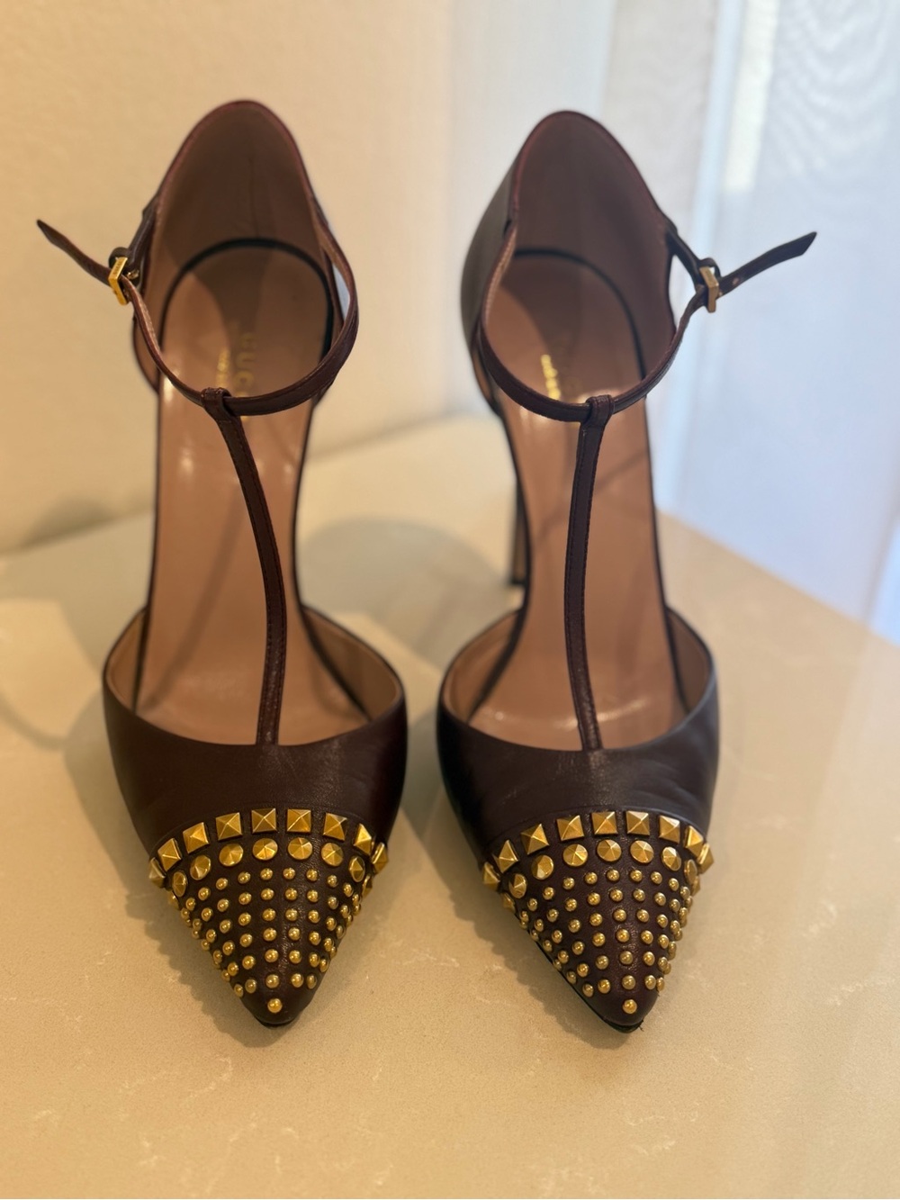 Gucci Brown T-Strap Pointed Heels with Gold Studs - Picture 4 of 6